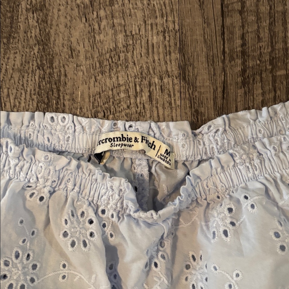 Abercrombie and Fitch Embroidered Cutwork Sleep Shorts - Blue - Size Medium - Picture 2 of 3